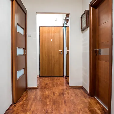 Luxury Apartment *