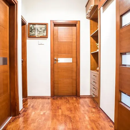 Luxury Апартаменти *